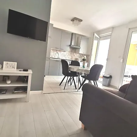 Mit Terrasse By Interhome *