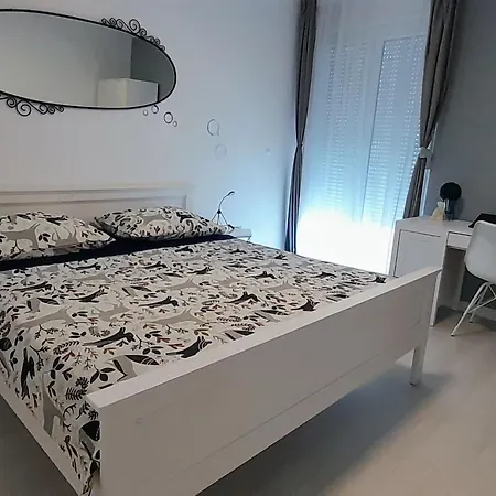 Mit Terrasse By Interhome 아파트 스플리트