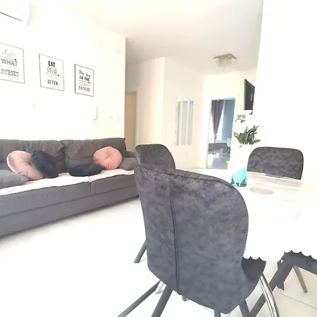 Mit Terrasse By Interhome 스플리트