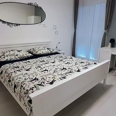 Mit Terrasse By Interhome * ספליט